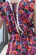 Sukienka w kwiaty M2121 z ozdobnym tyłem