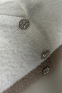 Sweterek z biżuteryjnymi guzikami ZM1108 - Beżowy