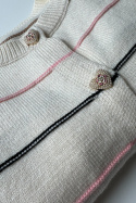 Sweterek w paski ROMANCE, z ozdobnymi guzikami, beżowy