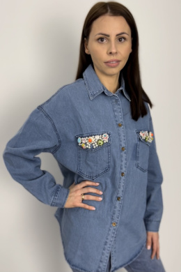 Koszula jeansowa z ozdobami na kieszonkach W6754