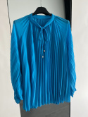 Plisowana bluzka z długim rękawem A5077 niebieska