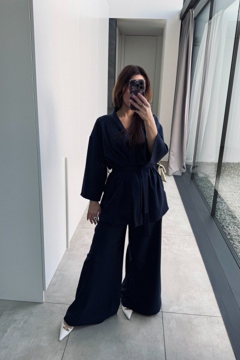 Garnitur w stylu kimono granatowy
