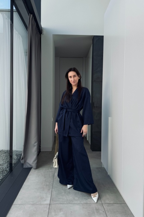 Garnitur w stylu kimono granatowy