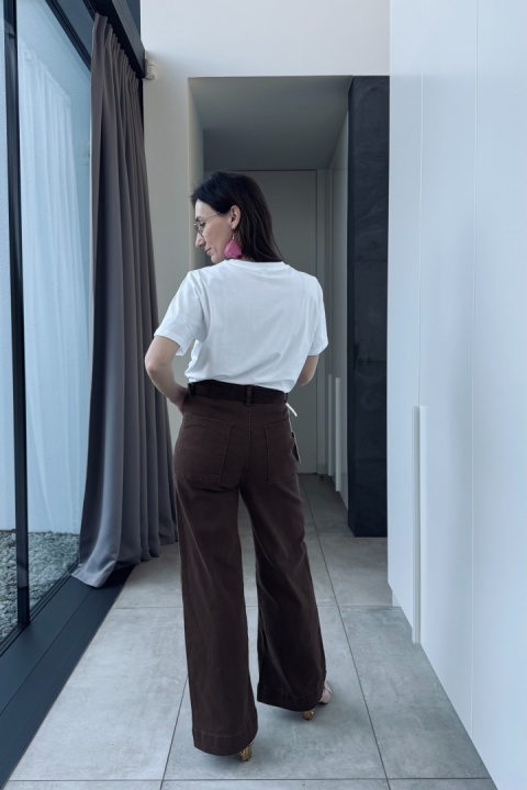 Jeansy z szeroką nogawką i mankietem, z paskiem | czekoladowe