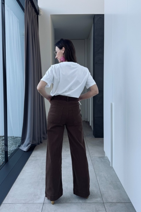 Jeansy z szeroką nogawką i mankietem, z paskiem | czekoladowe