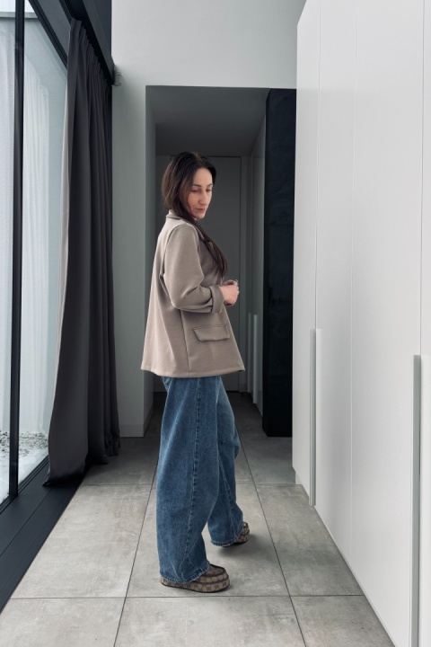 Marynarka z odpinanym kwiatem z wiskozą | fango