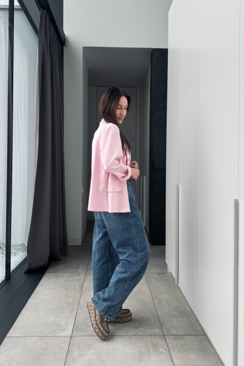 Marynarka z odpinanym kwiatem z wiskozą | różowa