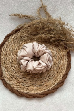 Satynowa gumka do włosów maxi z dodatkiem jedwabiu | porcelanowy beż