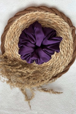 Satynowa gumka do włosów maxi z dodatkiem jedwabiu | głęboka śliwka