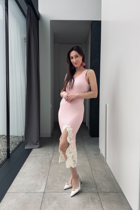 Wiskozowa sukienka Grace z koronką | pudrowy róż