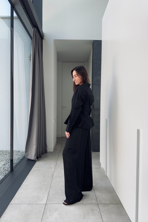 Elegancka, bawełniana koszula z baskinką | czarna