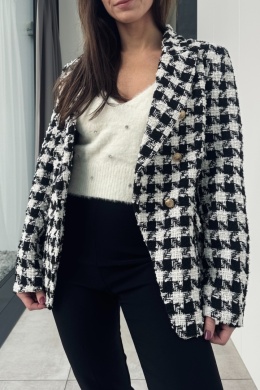 Marynarka w kratę ze złotymi guzikami w stylu Chanel
