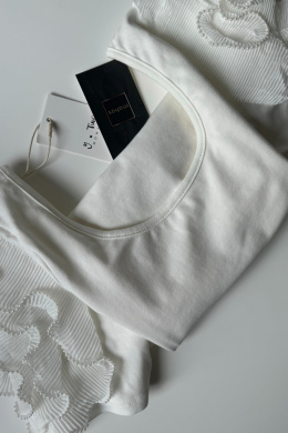 Biała, bawełniana bluzeczka z ozdobnym rękawem