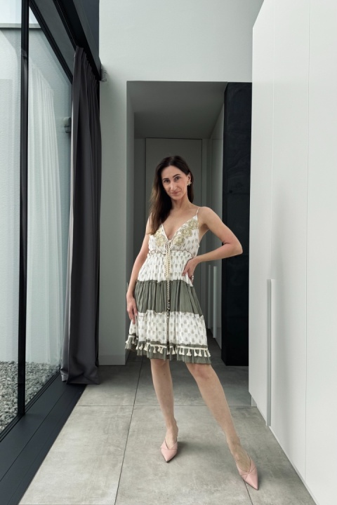 Sukienka mini boho, z ozdobami, khaki Sukienka mini boho, z ozdobami, khaki