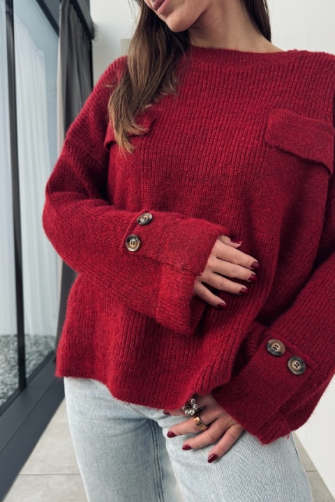 Bordowy sweter z ozdobnymi guzikami Bordowy sweter z ozdobnymi guzikami