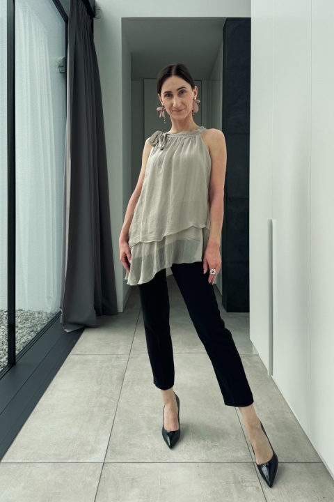 Zwiewny, asymetryczny top z jedwabiem | fango Zwiewny, asymetryczny top z jedwabiem | fango