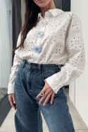 Ażurowa, bawełniana koszula z broszkami - kwiatami | biała