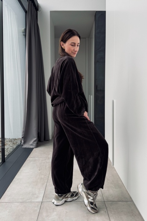 Welurowy dres Comfy Milano w kolorze czekoladowym Welurowy dres Comfy Milano w kolorze czekoladowym