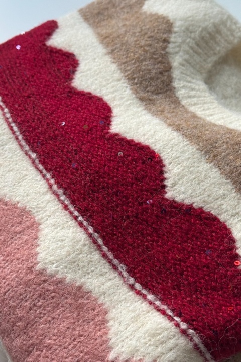 Sweter w kolorowe fale Sweter w kolorowe fale