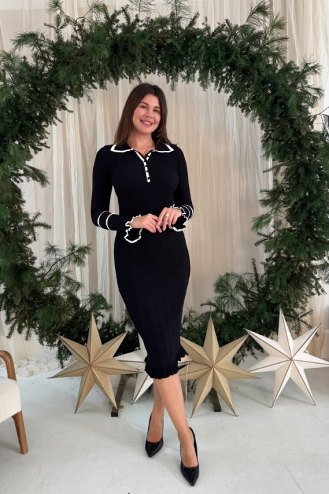 Dzianinowa sukienka midi z kontrastowym wykończeniem | czarna