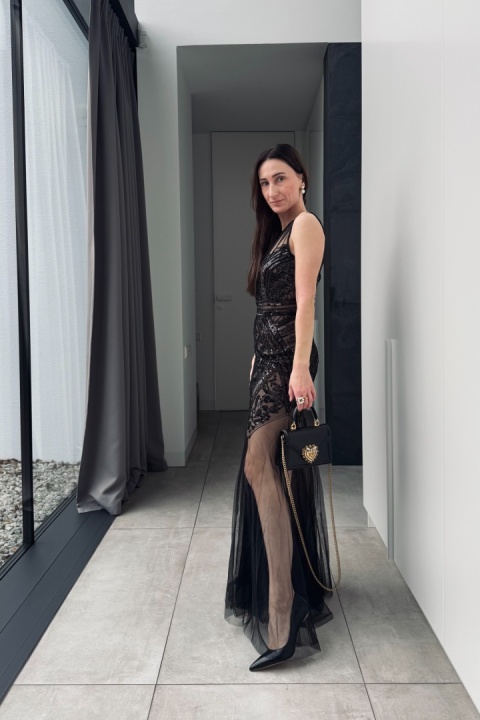 Elegancka sukienka maxi Bella z cekinami i tiulem