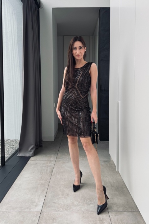Elegancka sukienka mini z cekinami | czarno - beżowa Elegancka sukienka mini z cekinami | czarno - beżowa