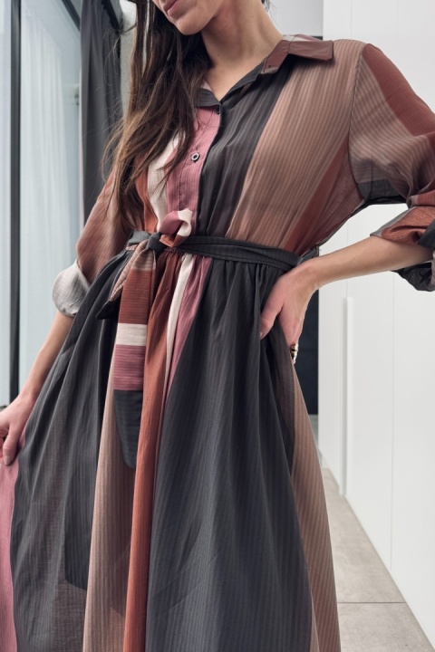 Kolorowa, wzorzysta sukienka midi z tencelu | różowa