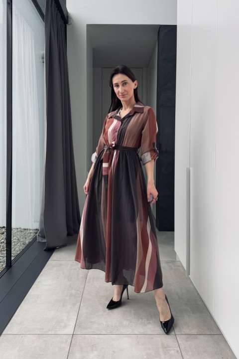 Kolorowa, wzorzysta sukienka midi z tencelu | różowa