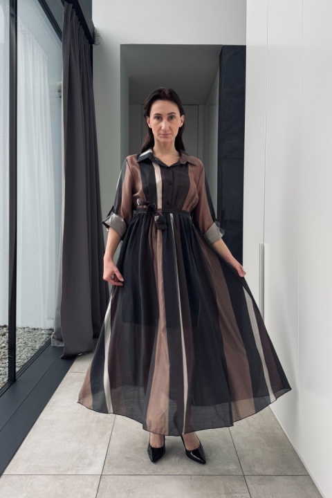 Kolorowa, wzorzysta sukienka midi z tencelu | brązowa