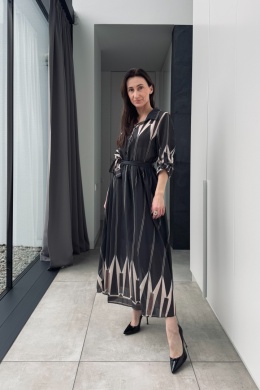 Kolorowa, wzorzysta sukienka midi z tencelu | czarna