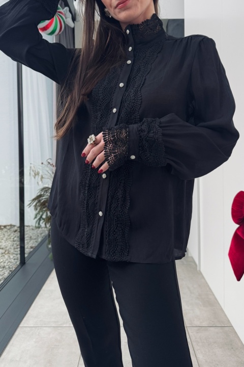 Koszula ze stójką i ozdobną koronką z rayonu | czarna