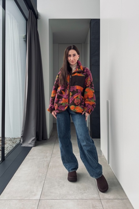 Kurtka polar w kolorowe kwiaty Cozy Flower Fall | czekolada Kurtka polar w kolorowe kwiaty Cozy Flower Fall | czekolada