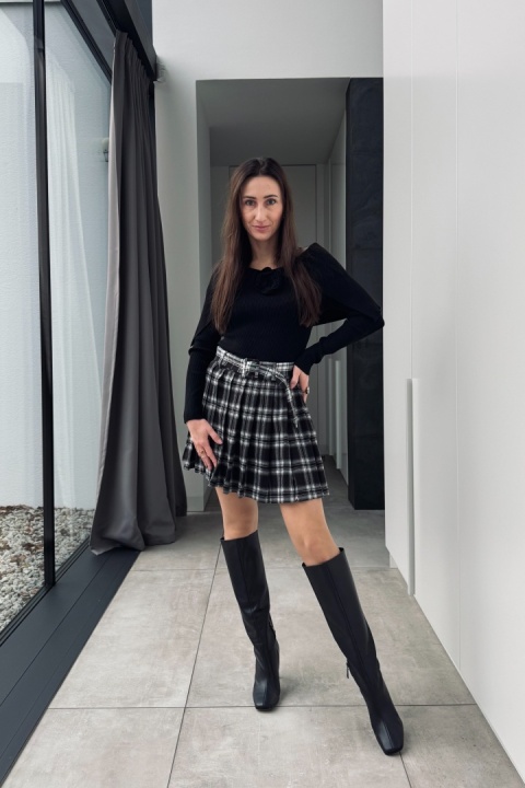 Mini spódnica w kratę WM1193, plisowana, biało-czarna flanelowa