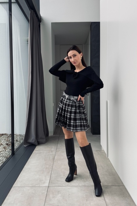 Mini spódnica w kratę WM1193, plisowana, biało-czarna flanelowa