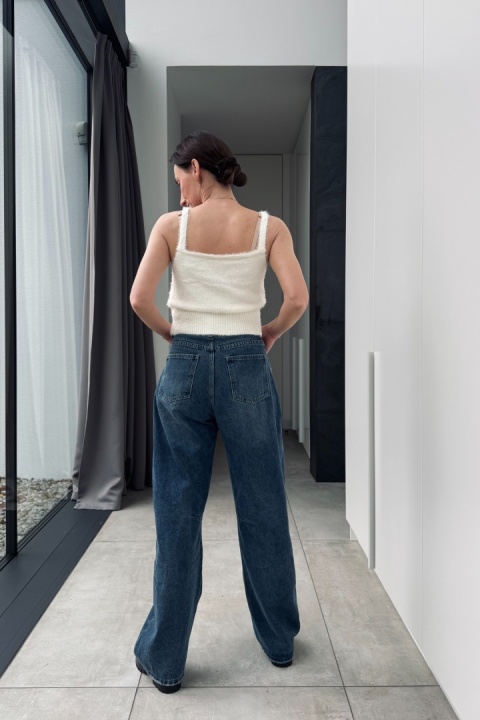 Śmietankowy puszysty top z cyrkoniami