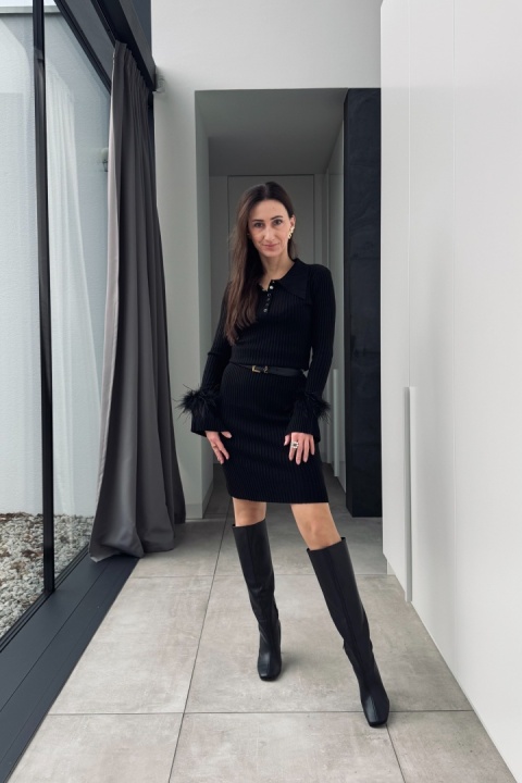 Sukienka midi z kaszmirem i wełną, z piórami | czarna