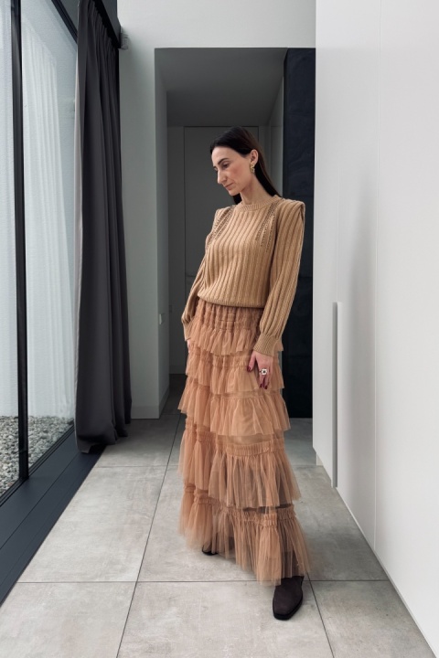 Sweter z bufiastym rękawem YU024 i cyrkoniami camel Sweter z bufiastym rękawem YU024 i cyrkoniami camel