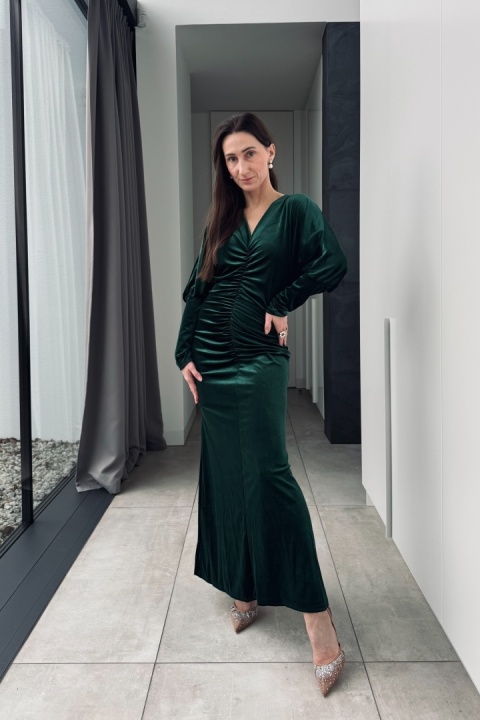 Welurowa sukienka maxi z drapowaniem | butelkowa zieleń