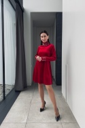 Welurowa sukienka z golfem i perełkami | czerwona