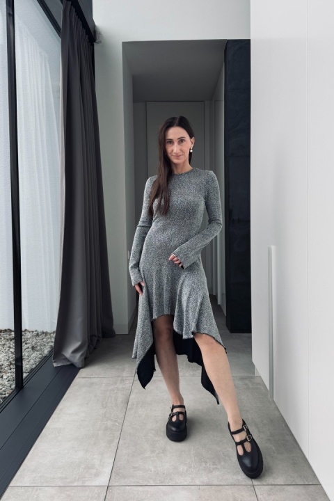 Srebrna, asymetryczna sukienka Sparkle z paskiem